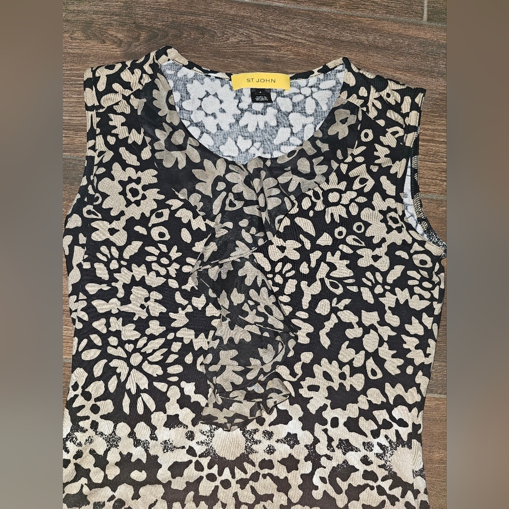 ST. JOHN SPANDEX RUFFLE TOP Sz PETITE - Picture 2 of 10